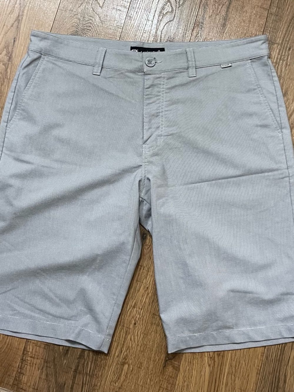 Men's Travis Mathew Light Gray Casual  Shorts Stripe Active Golf Shorts Sz 36